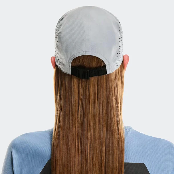On LIGHTWEIGHT CAP White